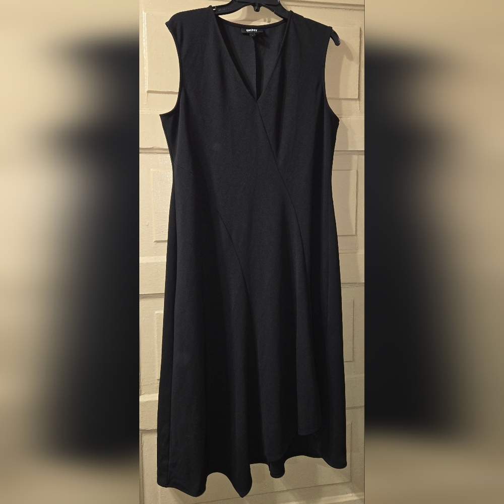 DKNY V-Neck Midi Polyester Sleeveless Little Black Dress EUC
